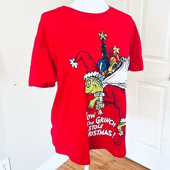 NWOT The Grinch Dr Seuss, Red Tee Size M - #How the Grinch Stole Christmas! - Picture 4 of 9